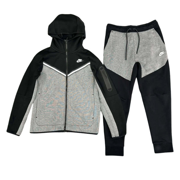 Conjunto NIKE TECH Fleece “Negro Gris” Algodón Real